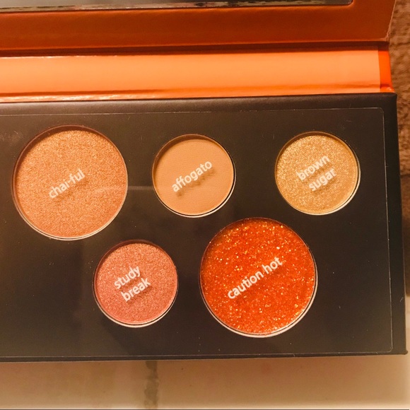 🧡Eyeshadow pallet🧡 - Picture 6 of 7